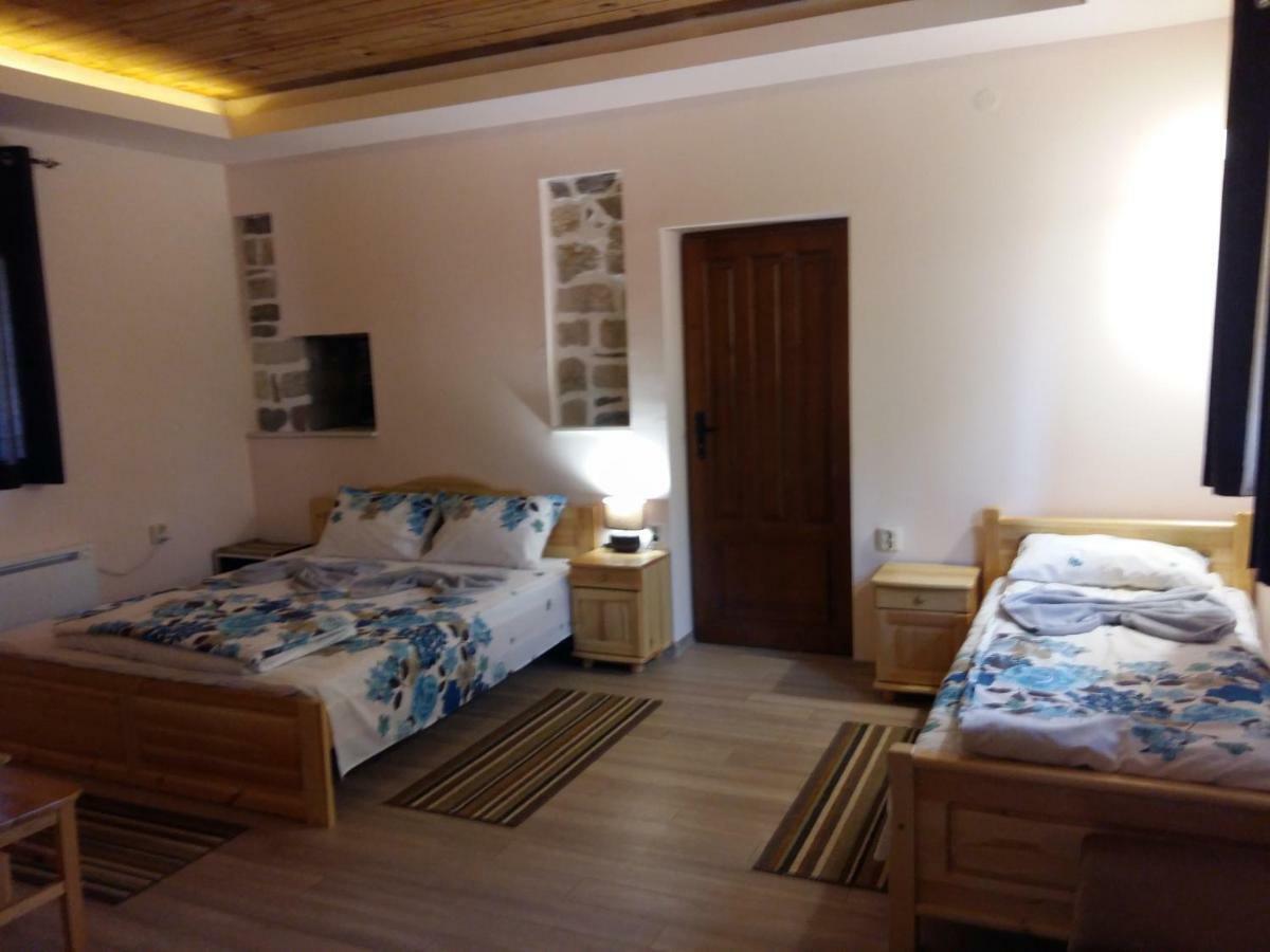 Guest House Friends Emen Exterior foto