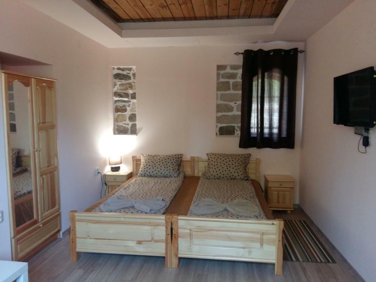 Guest House Friends Emen Exterior foto