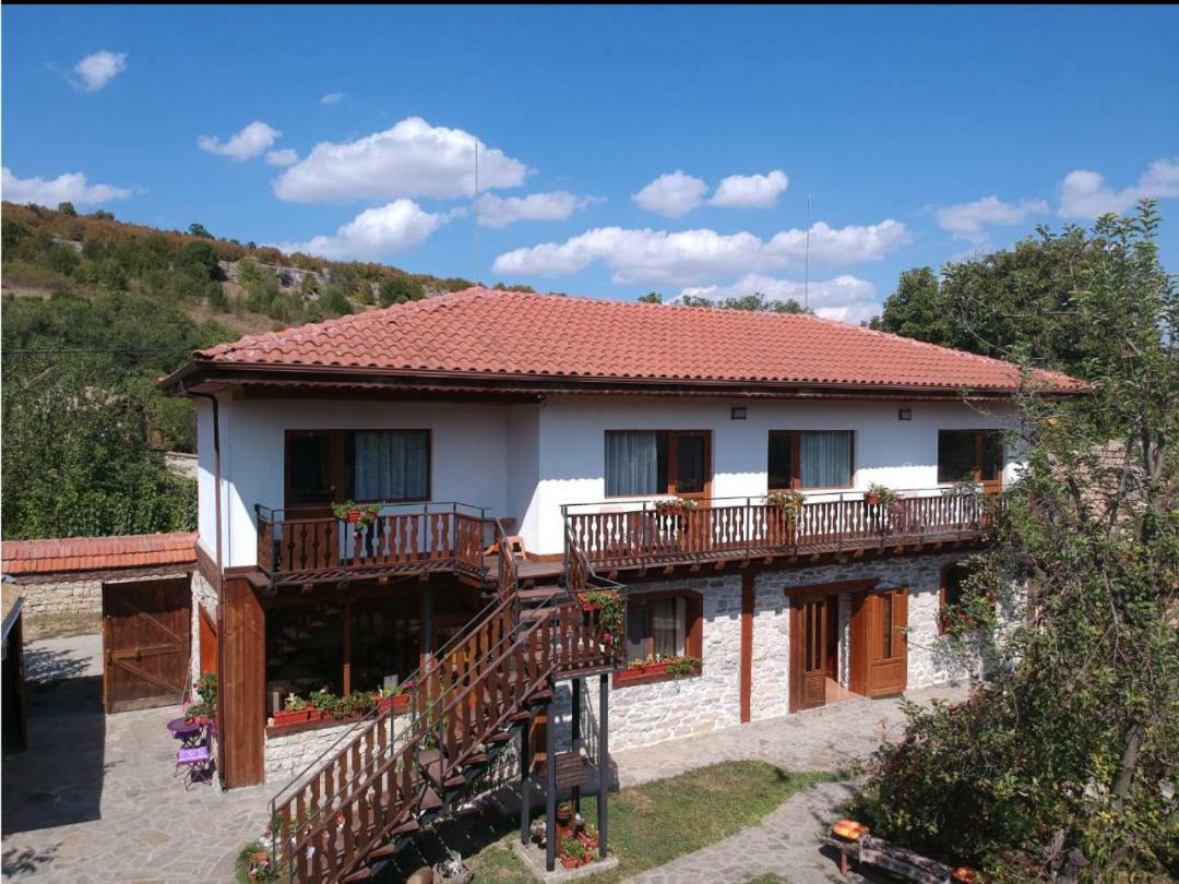 Guest House Friends Emen Exterior foto